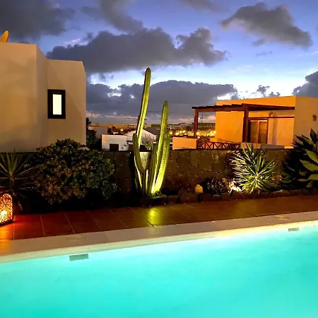Tabaiba Playa Blanca Lanzarote * Playa Blanca (Lanzarote)